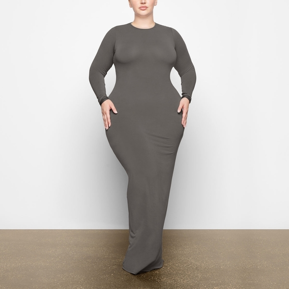 1. NWT SKIMS SMOOTH LOUNGE CREW NECK LONG SLEEVE DRESS IN GUNMETAL - Picture 3 of 7